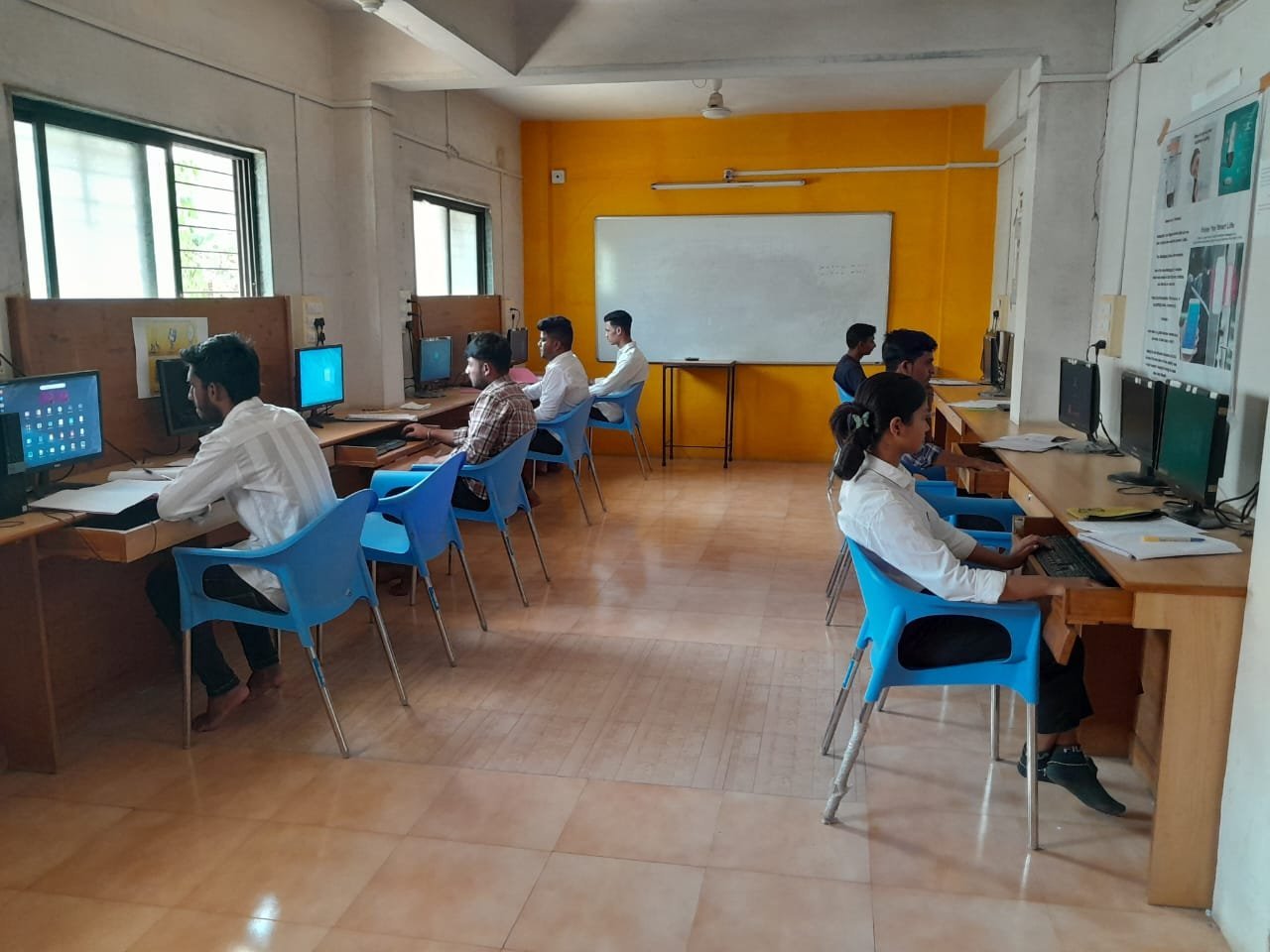 Instructor station with projection system for teaching