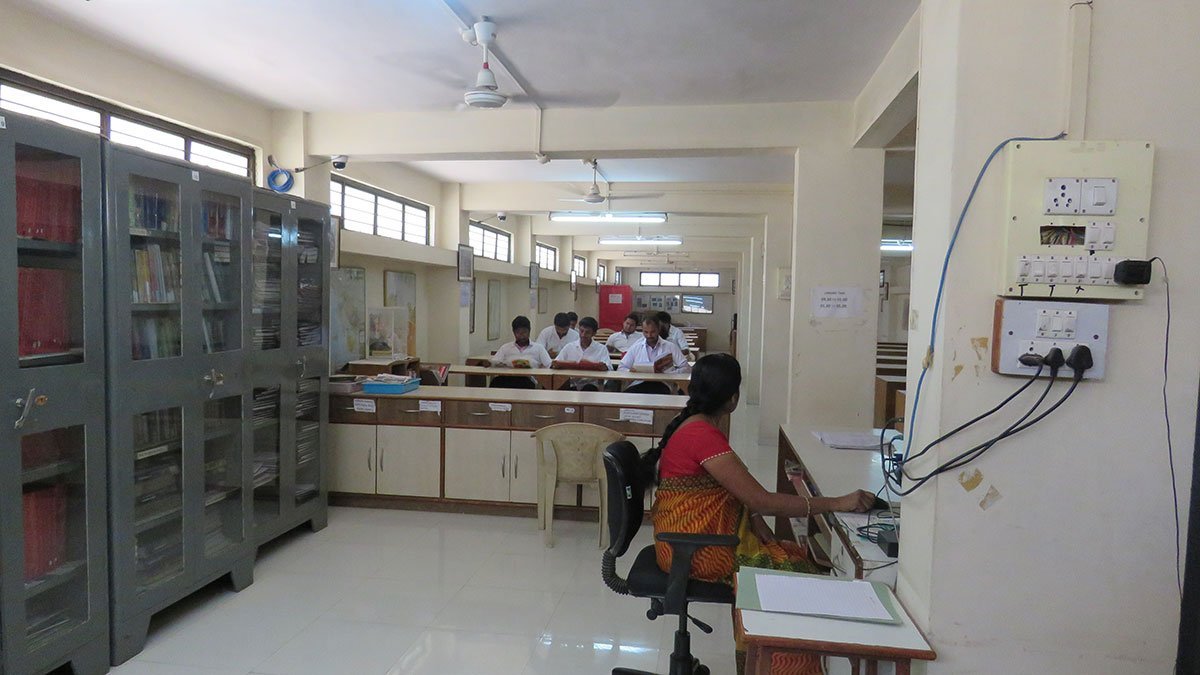 Computer lab area for digital research and online resources